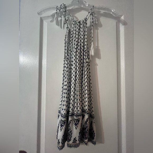 OLD NAVY boho Tank top with tassel straps - Picture 4 of 5